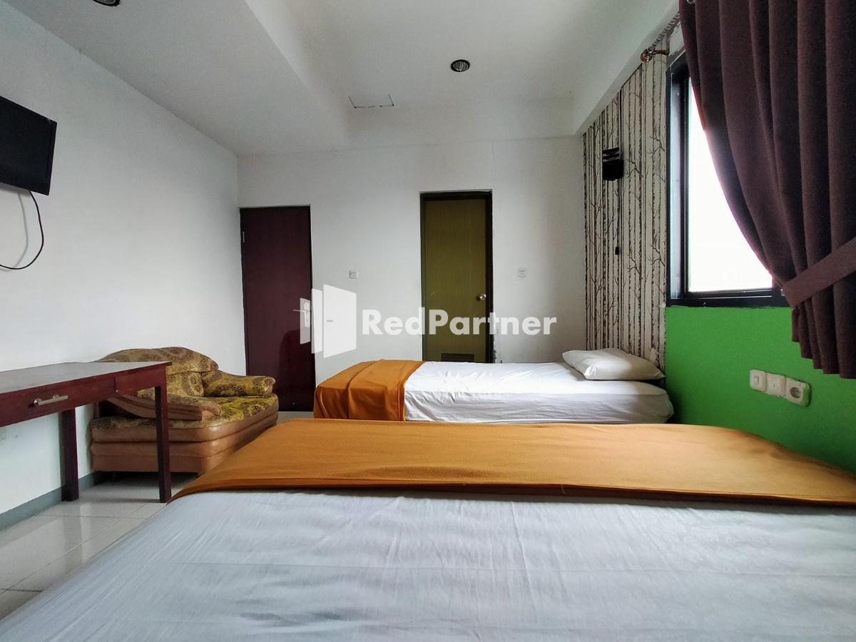 Hotel Ayu Lestari Ternate Redpartner Εξωτερικό φωτογραφία